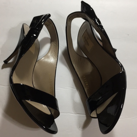 SOLD Valentino Garavani Black Patent Size 9M Heels - Picture 2 of 8